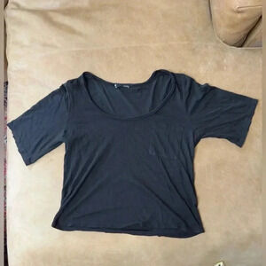 Krisa Black Scoop Neck Tee Women’s Size XS